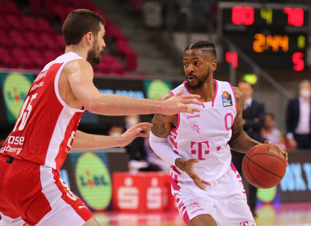 的强烈不满 的强烈不满