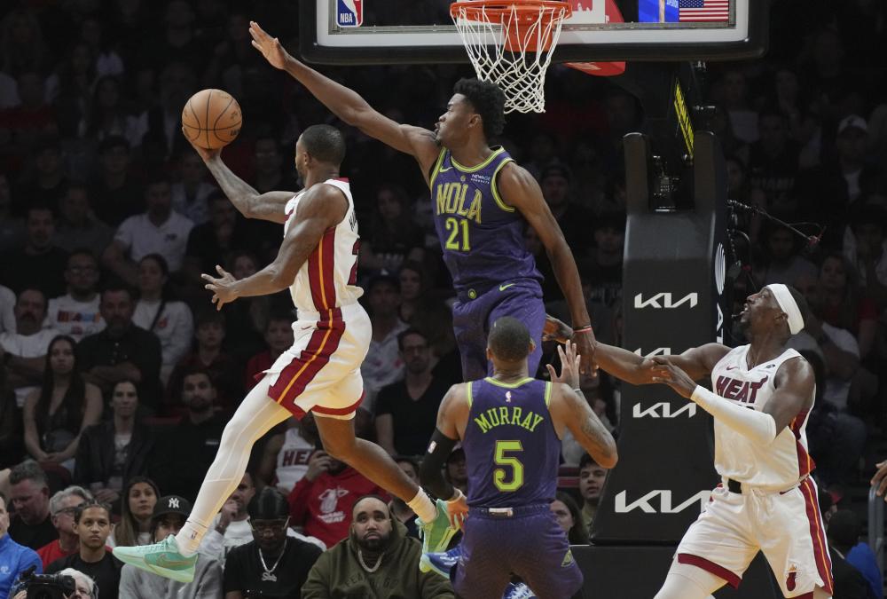 里展现出惊 里展现出惊